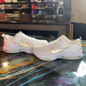 Nike Zoom Bella 6 Premium Workout Shoes. Brand new, never worn 10W
